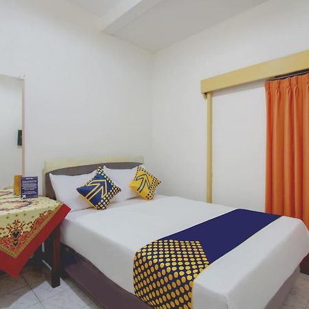 Hotel SPOT ON 3218 Bee Palm Family Malang Exterior foto