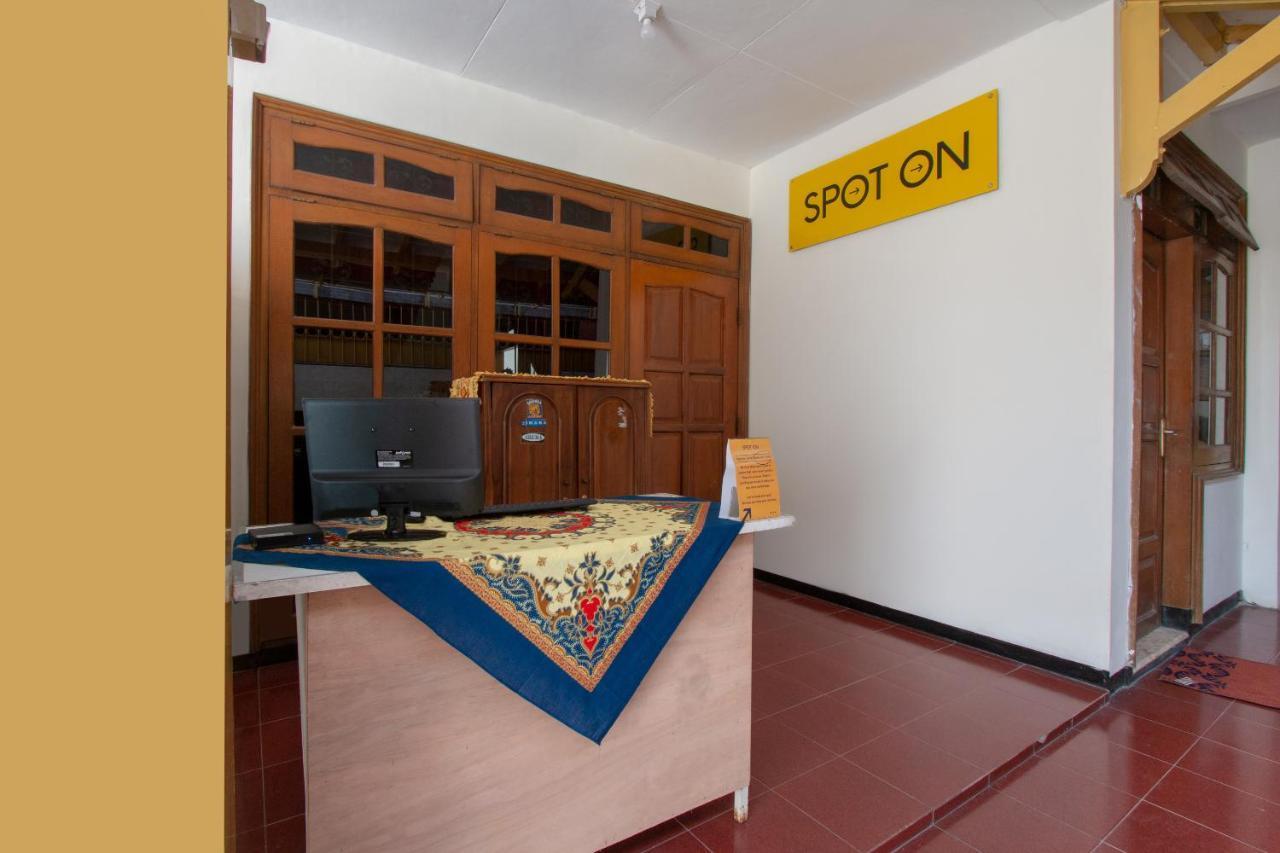Hotel SPOT ON 3218 Bee Palm Family Malang Exterior foto