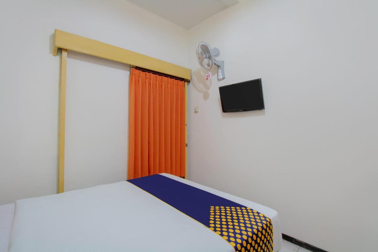 Hotel SPOT ON 3218 Bee Palm Family Malang Exterior foto